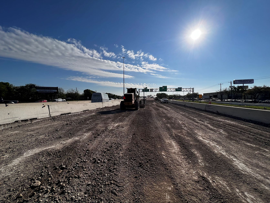 IH 610 Eastbound Cement Base Operations