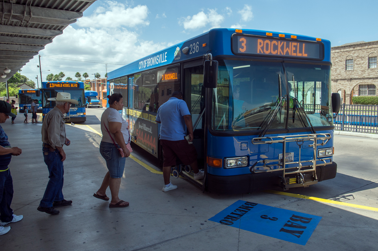 La Plaza City of Brownsville Bus