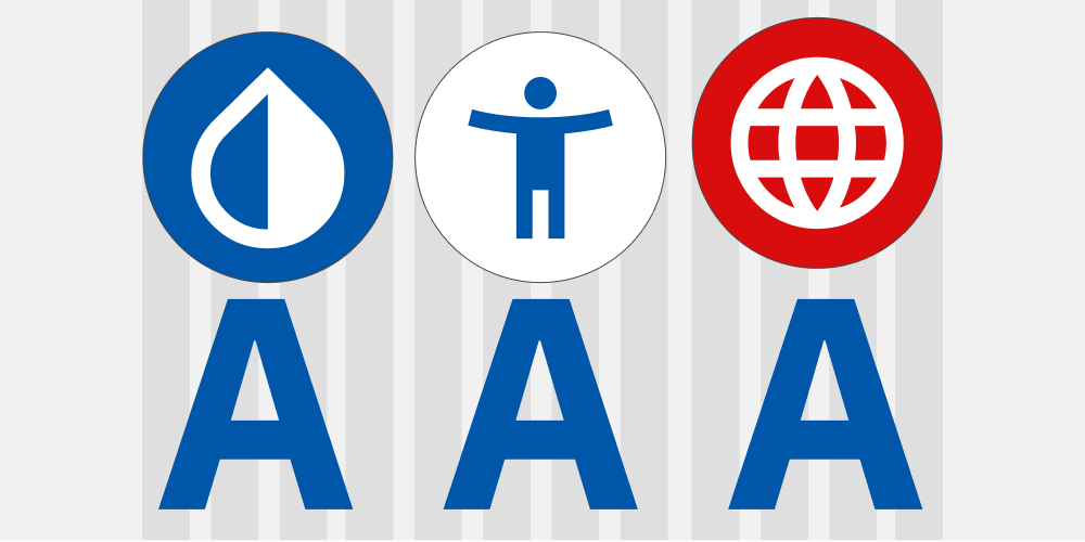 Design accessibility checklist 1000x500 La imagen tiene un fondo de rayas azules con un logotipo de TxDOT y tres círculos rojos, blancos y azules superpuestos en la parte superior izquierda. Debajo de ellos está el gran texto blanco "Ag", seguido de un cuadrado blanco con una marca de verificación azul.