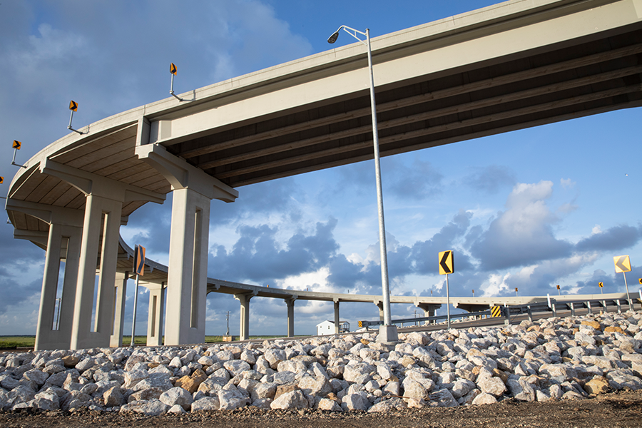Puente de carretera sobre el Canal Rocoso