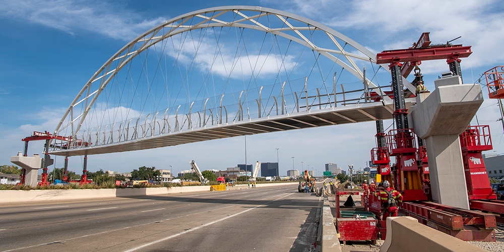 Highway suspension bridge construction Highway suspension bridge construction