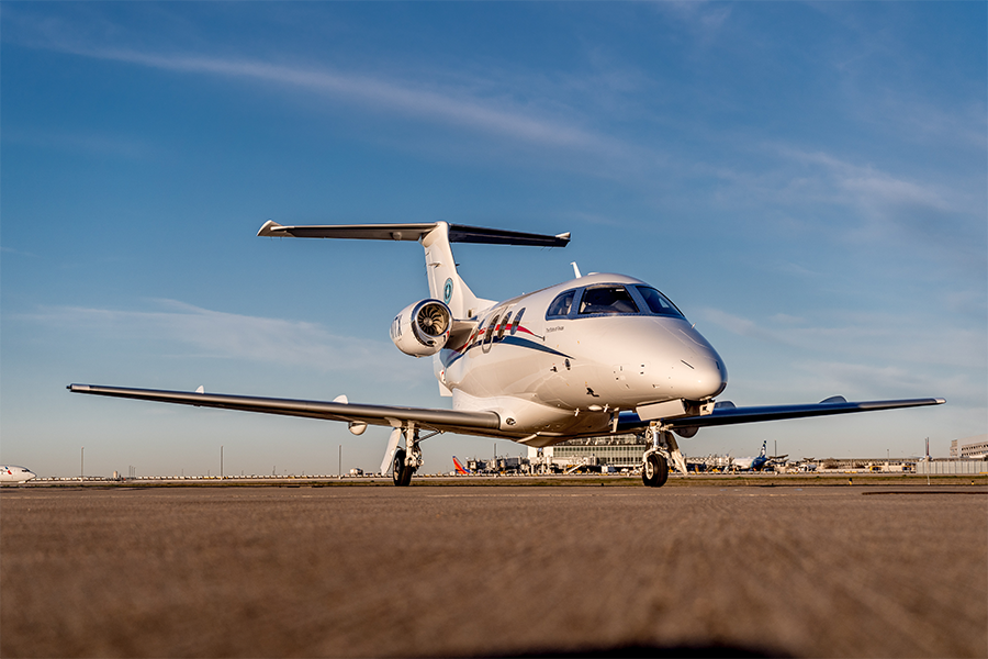 airplane on runway FliSer-19_013