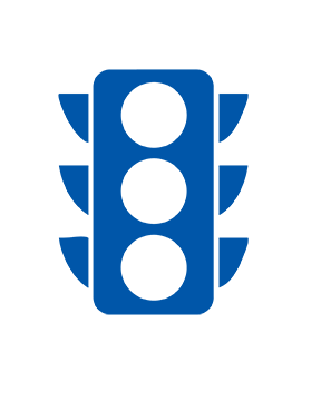 Icono azul sólido de un semáforo vertical con tres lentes circulares, simbolizando el control semáforo en un cruce de vías donde los movimientos del tráfico son dirigidos por operaciones de semáforo por fases.