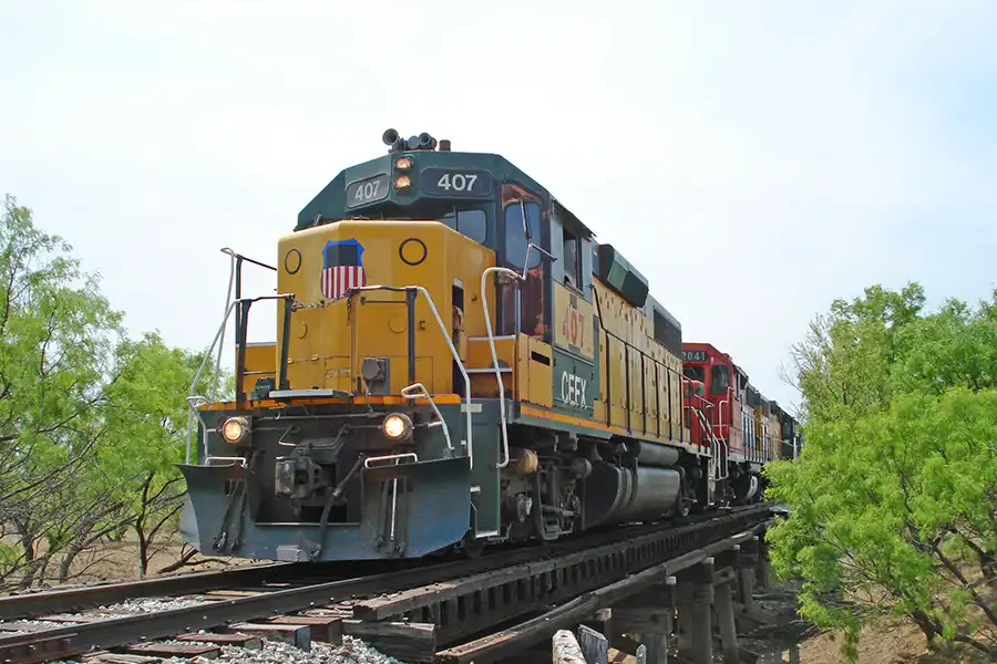 Locomotoras en el puente de vía