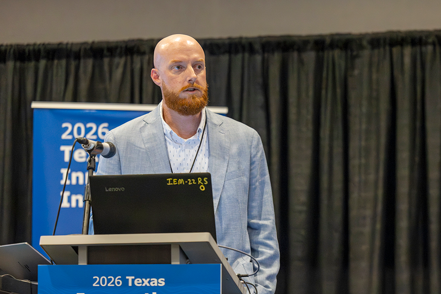 Casey Brown, presidenta y directora ejecutiva de Evolve Houston, presentando para el Team Houston en el Team Showcase durante el Texas Innovation Invitational 2026 en Allen, Texas, del 15 al 17 de junio de 2026.