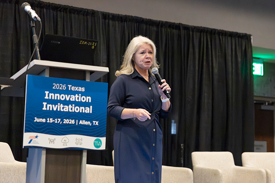 Leslie Ruta, Directora de Planificación del Puerto de Corpus Christi, presentando para el Equipo Corpus Christi en el Team Showcase durante el Texas Innovation Invitational 2026 en Allen, Texas, del 15 al 17 de junio de 2026.
