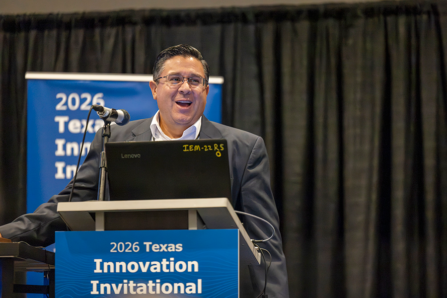 Zeke Reyna hablando en el Texas Innovation Invitational 2026 en Allen, Texas, del 15 al 17 de junio de 2026.