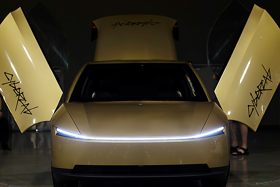 Un cybercab con puertas abrirá en el Texas Innovation Invitational los días 15 y 17 de junio de 2026, en Allen, Texas. 