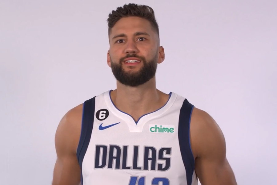 Maxi Kleber de los Dallas Mavericks