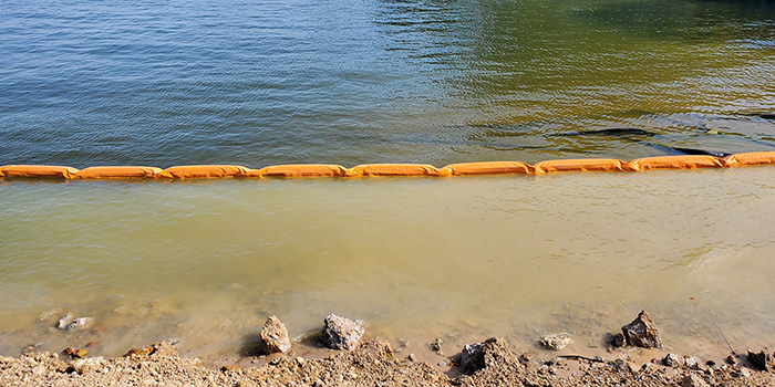 Floating turbidity barrier