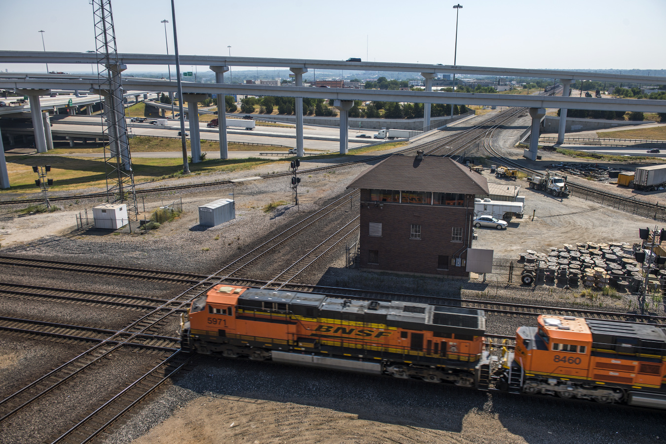 Torre 55 Torre 55 en Fort Worth. Se utiliza como foto de banner en la página de inicio de la División Ferroviaria.