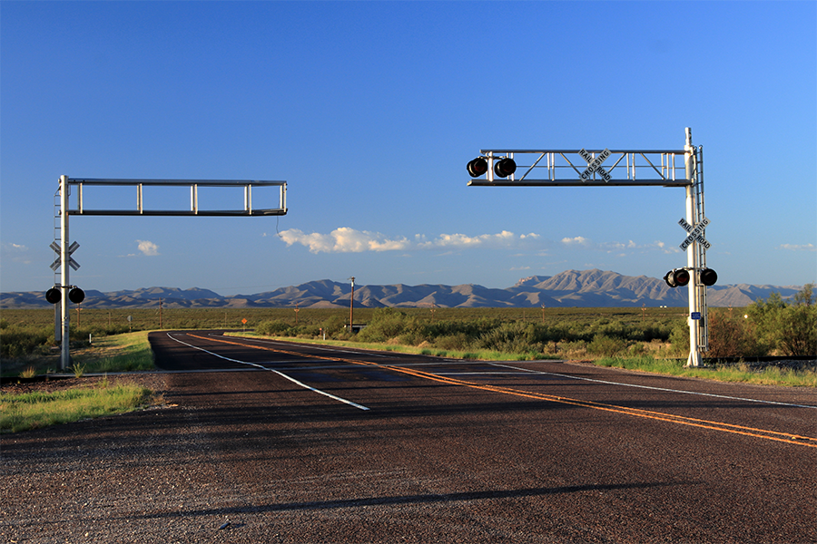 Cruce de ferrocarril de carretera en Texas