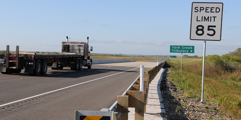 85 mph speed limit sign on Texas State Highway 130 (SH 130)