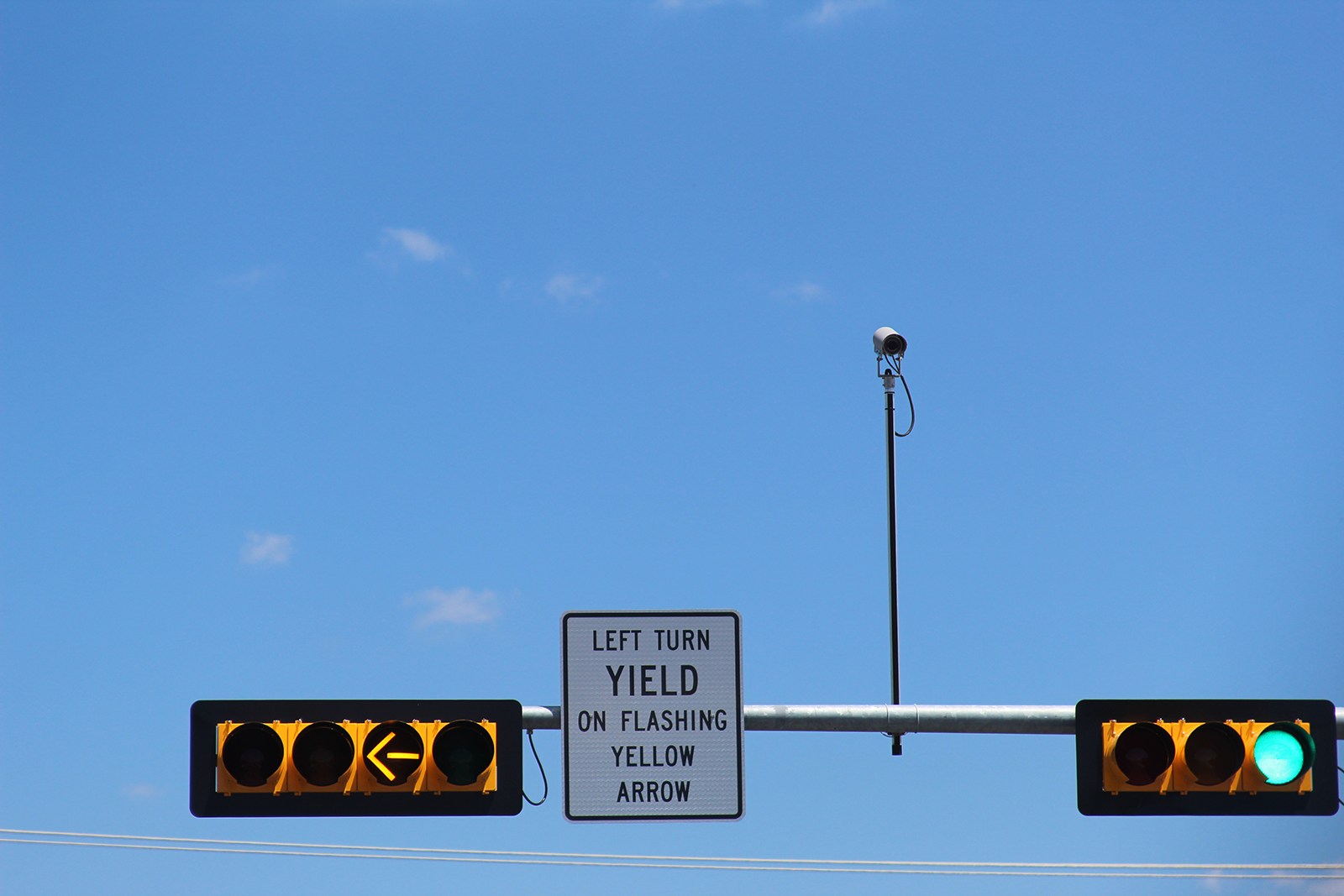 https://www.txdot.gov/content/dam/images/signs-signals/flashing-turn-signal.png