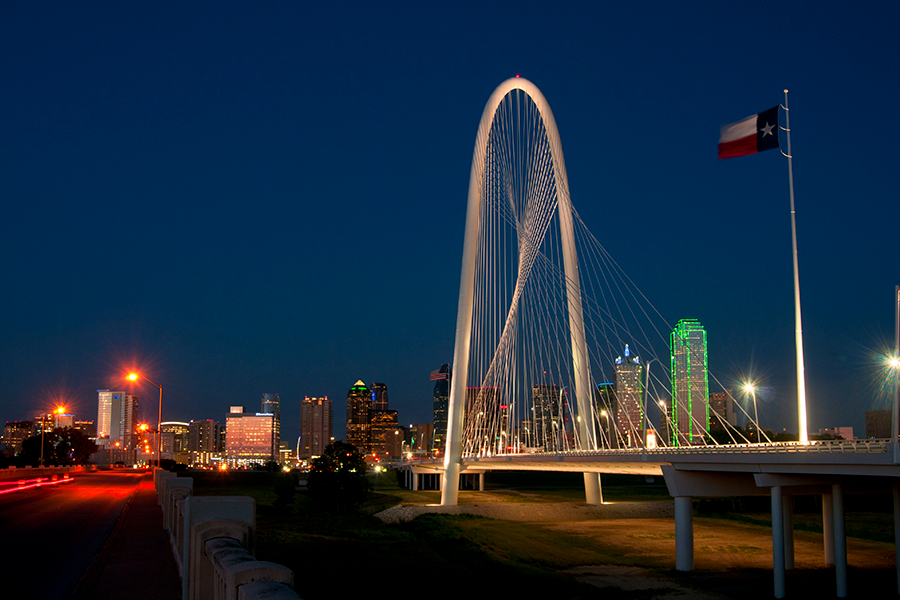 Horizonte de la ciudad de Texas por la noche