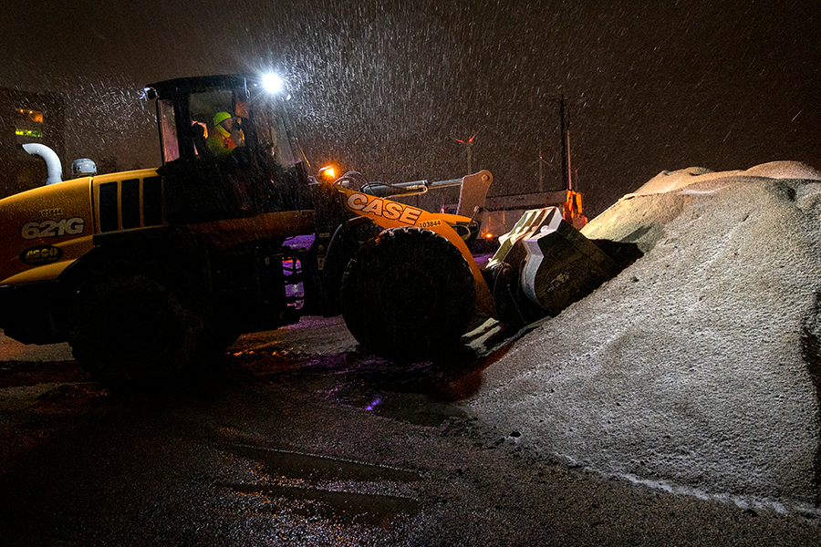 Wheel loader Denton maintenance crew