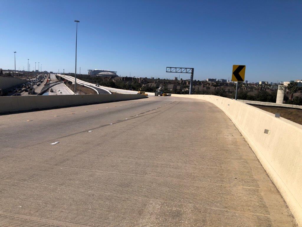 Looking west on connector G coming from SH 288 northbound to I-610 westbound.