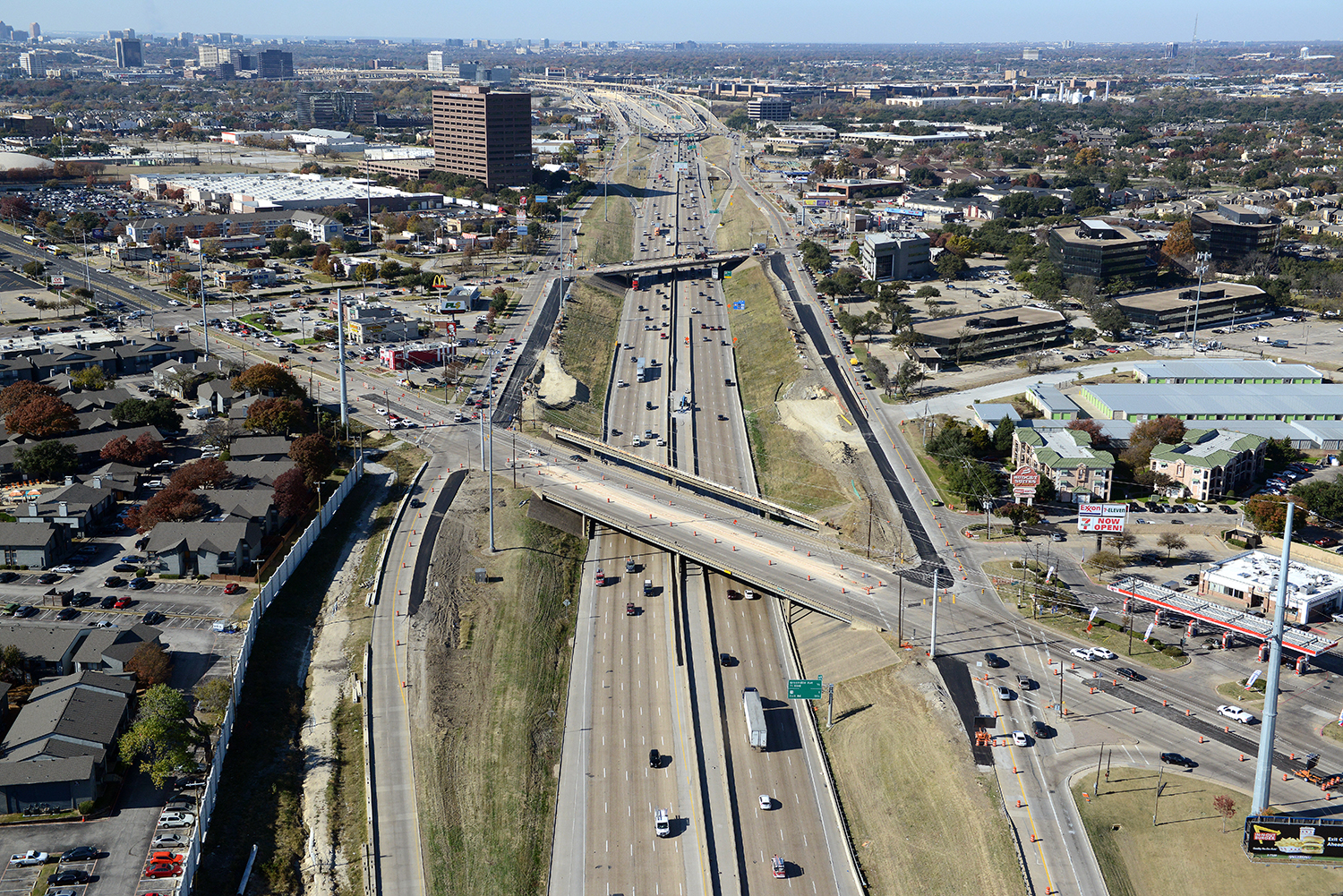 635E westbound aerial view at Forest and Abrams