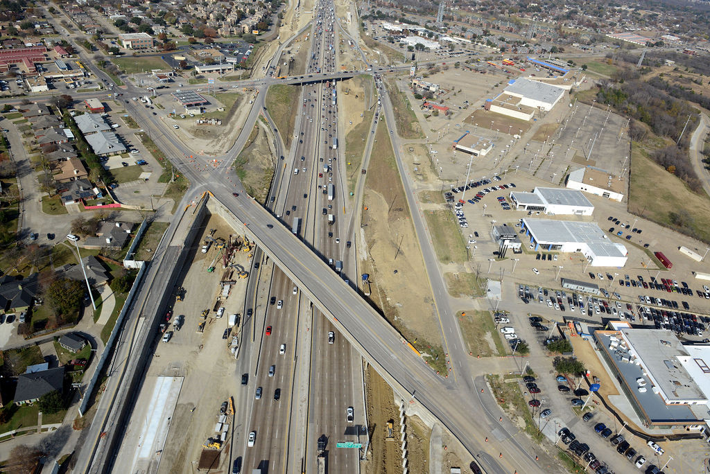 Aerial view of I-635 East at Galloway Ave and Oates Dr. Construction of closures, lanes, bridge/overpass, detours, expansions, and intersections.