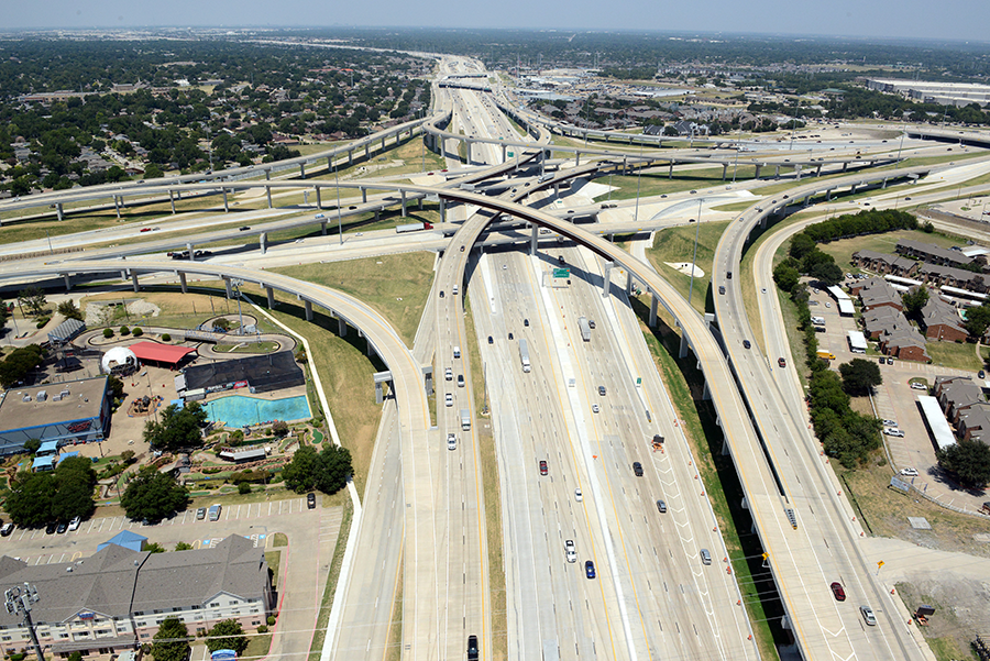 I-635 East at the I-635/I-30 interchange looking north