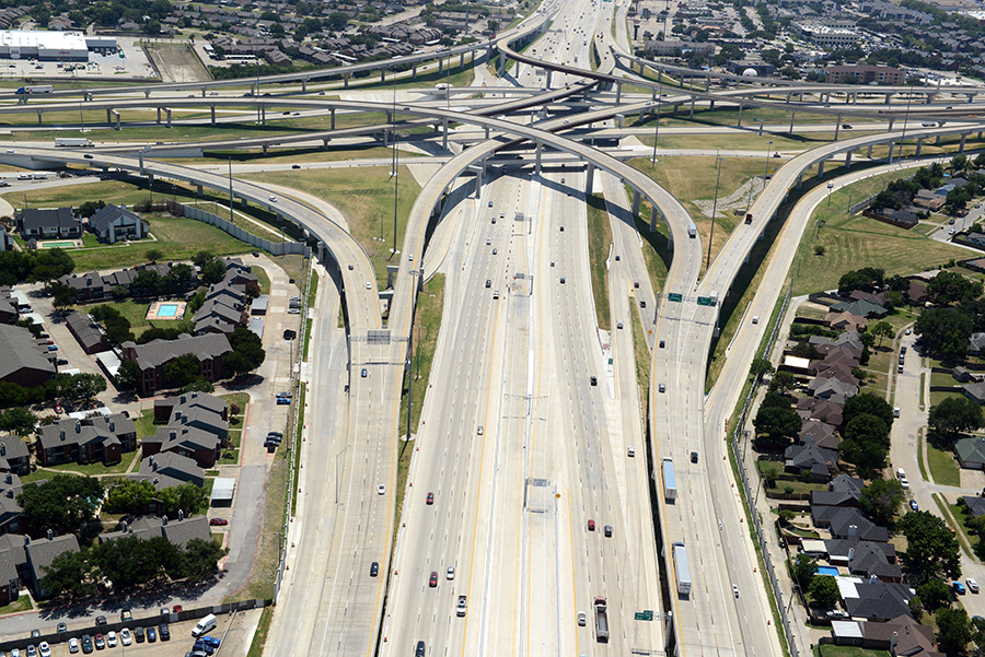 I-635 East at the I-635/I-30 interchange looking south