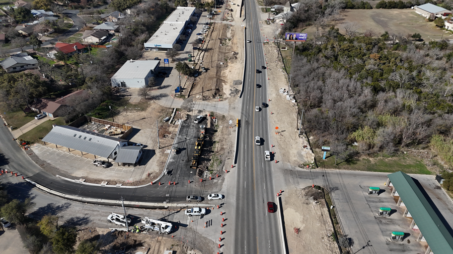 Oak Hill Parkway crews continue construction for eastbound SH 71 near Scenic Brook Drive. Once complete, traffic will shift to the new lanes to open space for crews to begin construction of the westbound lanes. January 2025