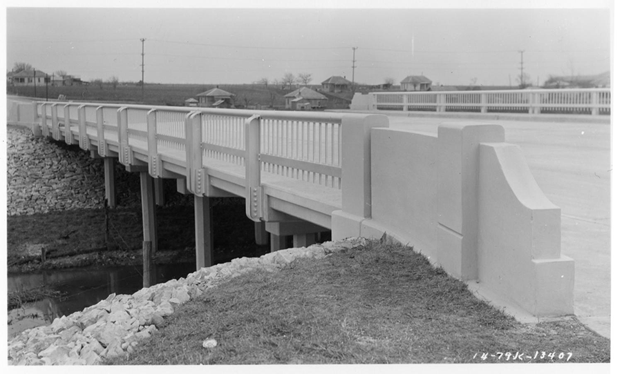 Detail of railing on bridge carrying US 79 over Mustang Creek in Williamson County, 1939. Photo: TxDOT