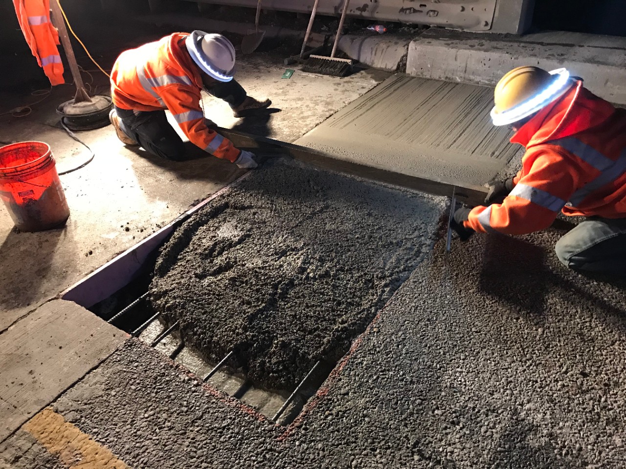 Finishing the concrete (click in image to see full-size image)