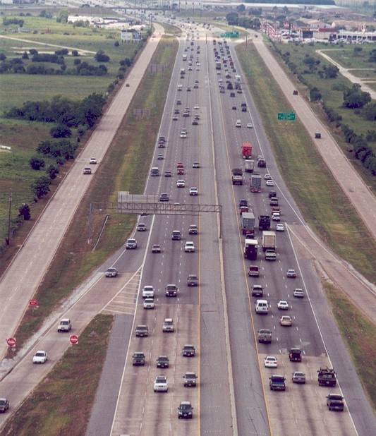 Freeway with Frontage Roads (click in image to see full-size image)