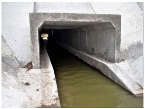 Culvert Wildlife Crossing with Water Flow and Dry Walkways ( click in image to see full-size image)