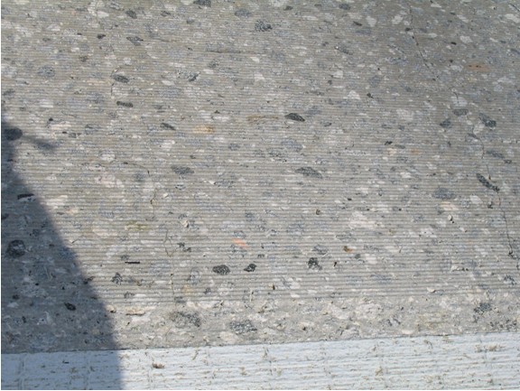 Close-up view of diamond ground surface. (click in image to see full-size image)