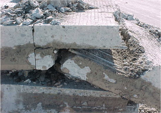 Construction joint failure. (click in image to see full-size image)