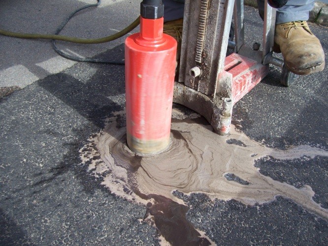 Core extraction.© Copyright 2006 University of Washington (click in image to see full-size image)
