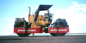 Large Vibratory Steel Wheel Roller (18.7tons 84-inchwide drum).© Copyright 2006 University of Washington (click in image to see full-size image)