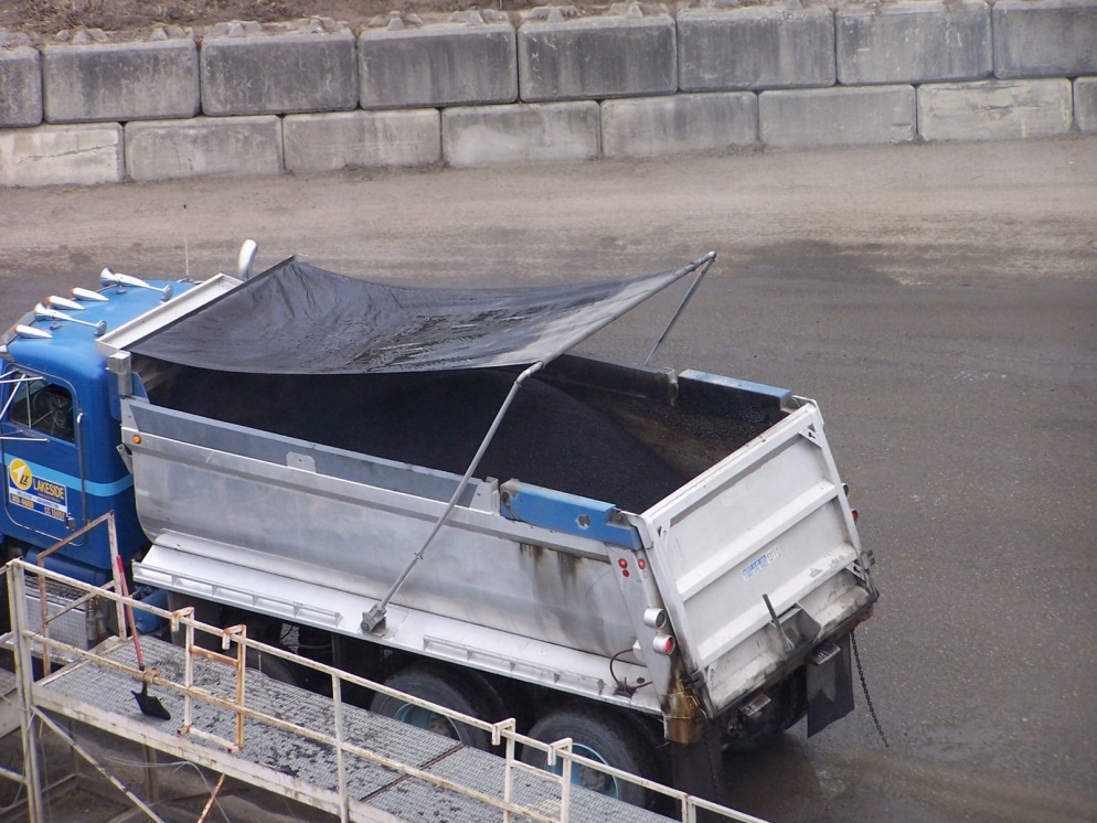 Tarped Truck.© Copyright 2006 University of Washington (click in image to see full-size image)