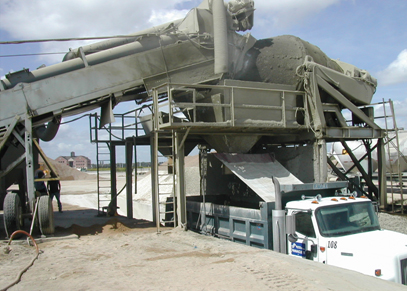 Tilting drum mixer. (click in image to see full-size image)