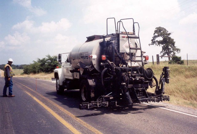 Typical Distributor Spray Bar. (click in image to see full-size image)