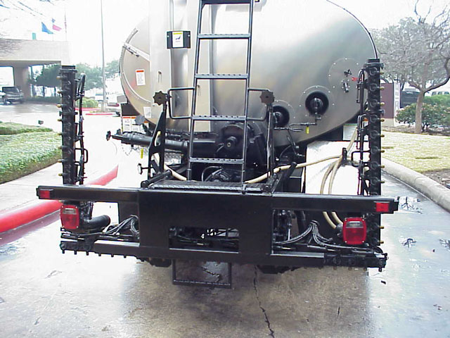 Hinged Spray Bar with Ends Folded Up. (click in image to see full-size image)