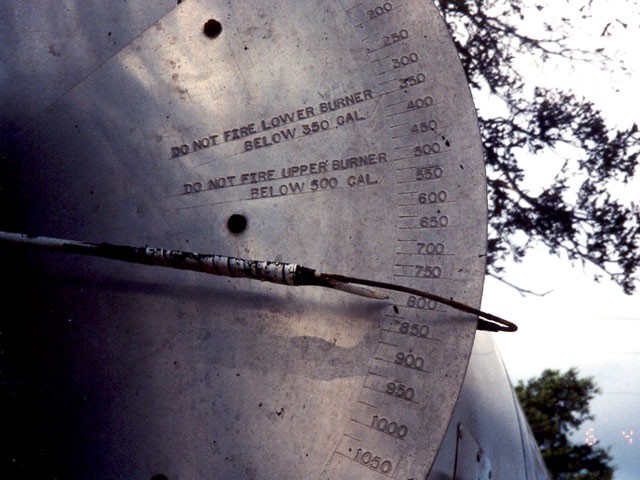 Volume Gauge on Distributor Tank. (click in image to see full-size image)