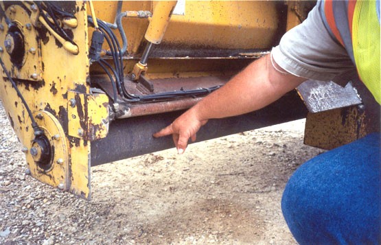 Discharge Roller on Aggregate Spreader. (click in image to see full-size image)