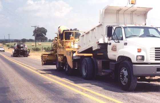 End-Dump, Single-Axle Aggregate Haul Truck. (click in image to see full-size image)
