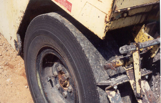 Smooth-Surfaced Pneumatic Tire. (click in image to see full-size image)