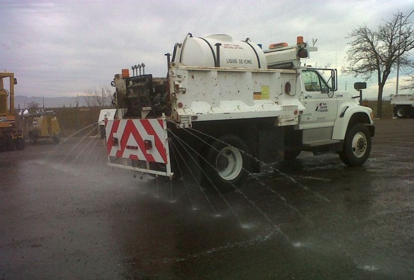 Application of liquid chemical by streamnozzles. (click in image to see full-size image)