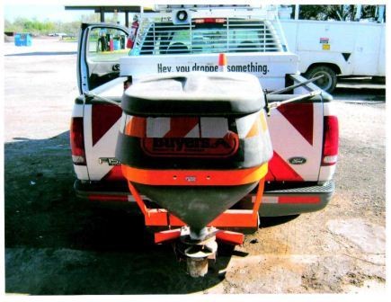 Pickup applicators are used to apply anti-icingliquids (top) and granular (bottom) materials prior to an approachingstorm to small areas such as bridge decks, on and off ramps. Theyare also used for de-icing applications during the storm. (click in image to see full-size image)