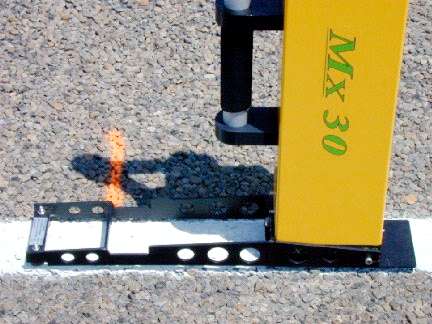 Handheld instrument prepared for retroreflectivity measurement. (click in image to see full-size image)